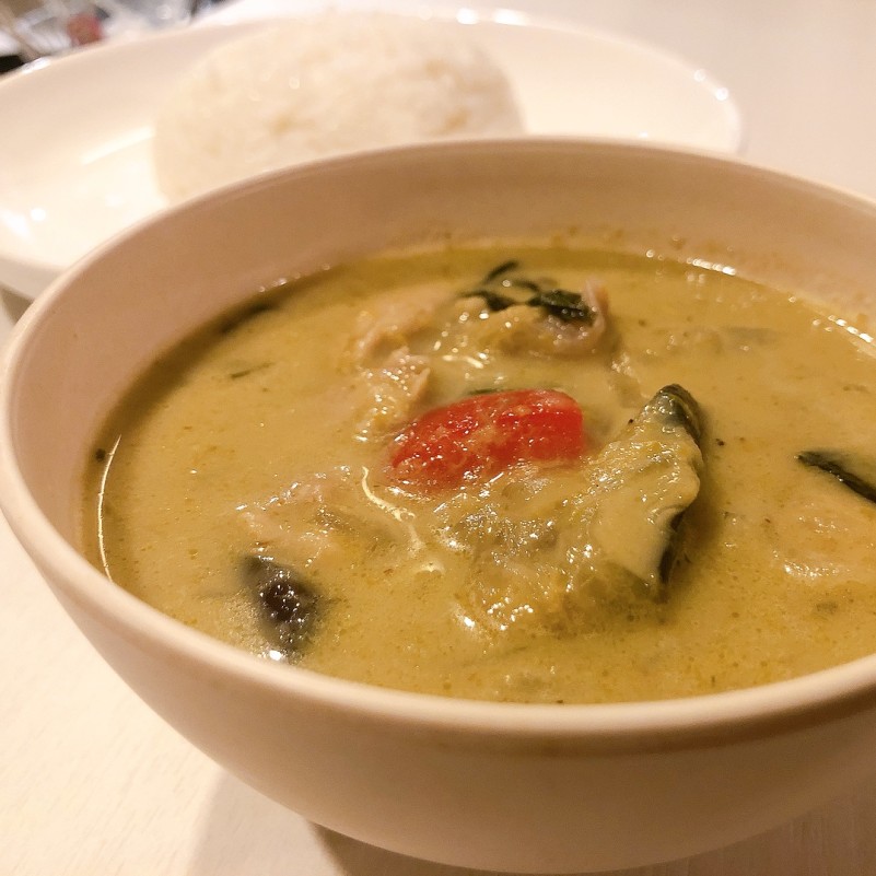 レスポケおすすめ！ 渋谷カオマンガイグリーンカレー お取り寄せ タイ料理 【単品】